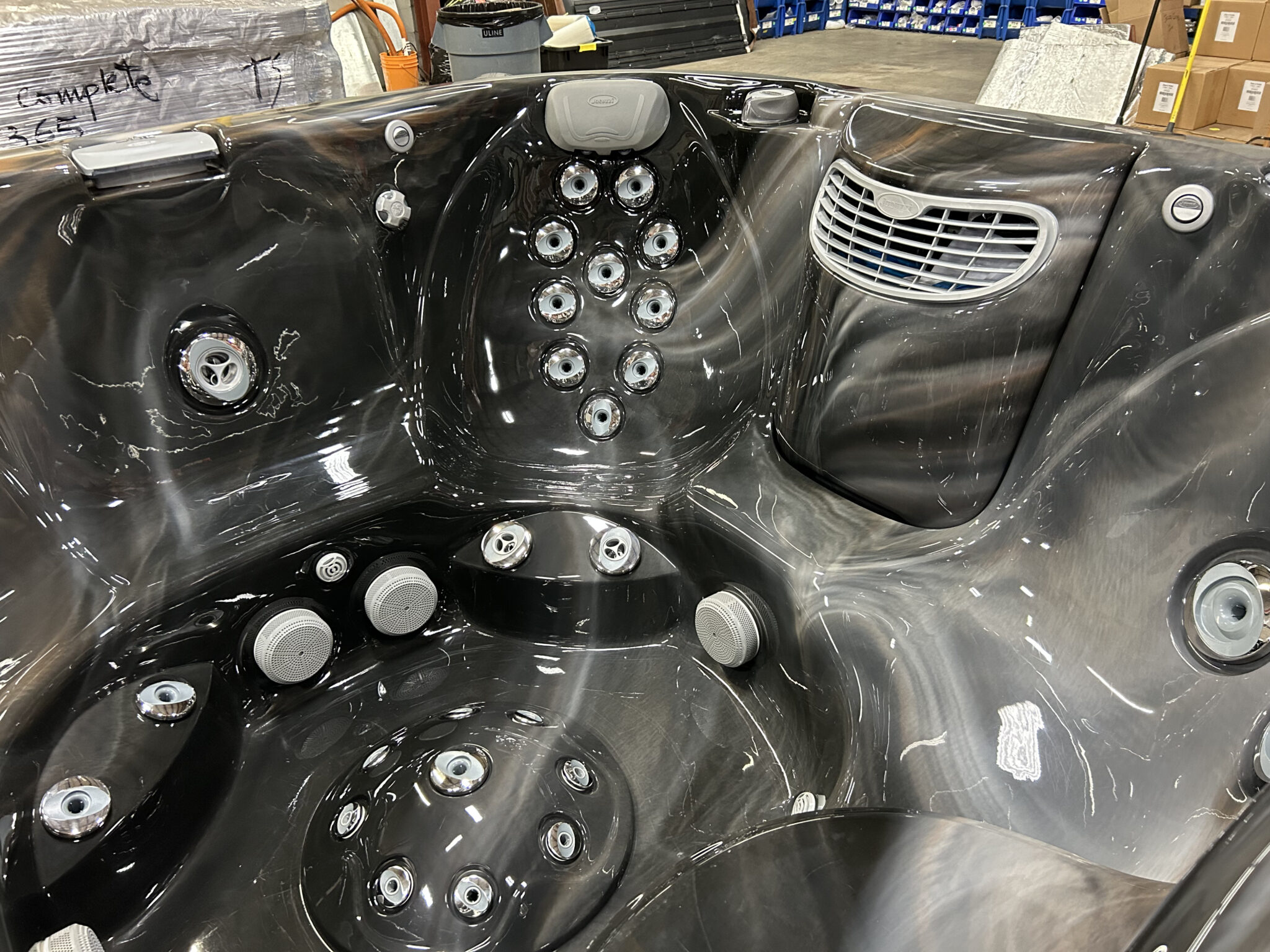 Jacuzzi® J-365™ - UJ100897730 - Image 5