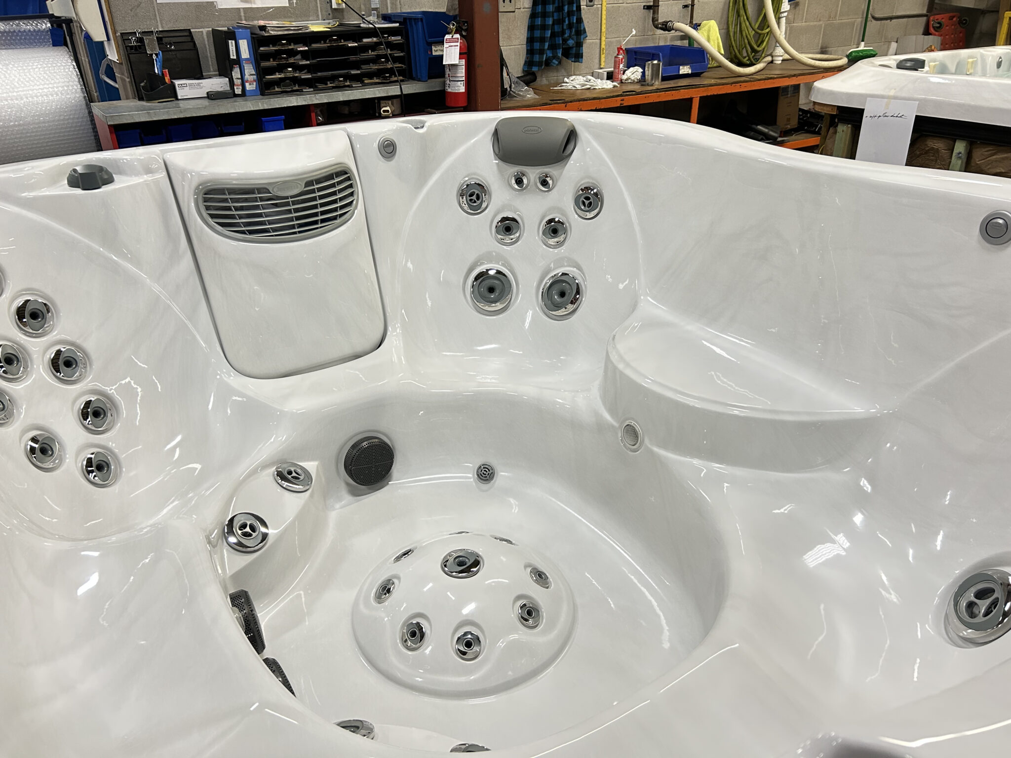 Jacuzzi® J-365™ - UJ100912130 - Image 6