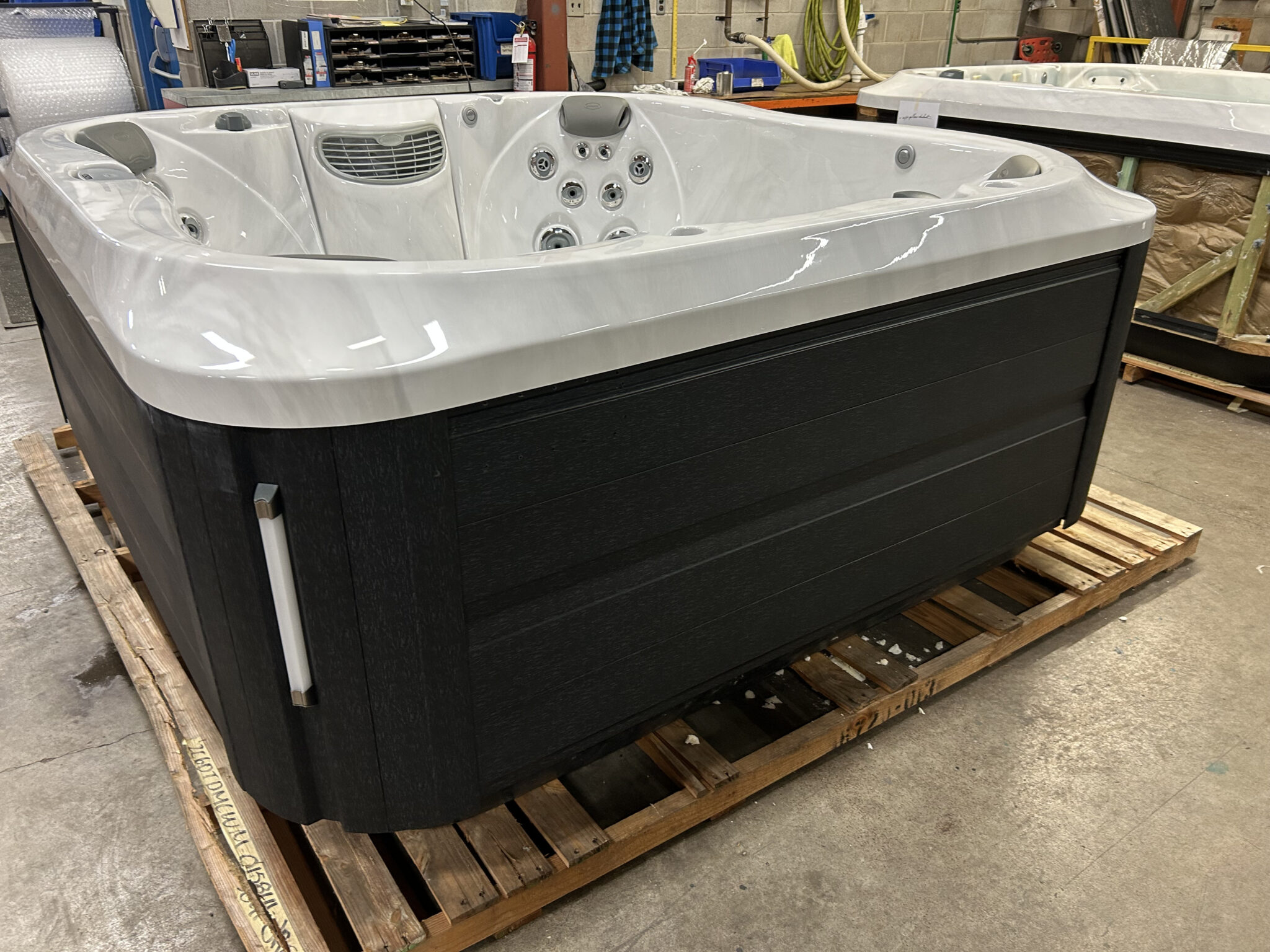 Jacuzzi® J-365™ - UJ100912130 - Image 9
