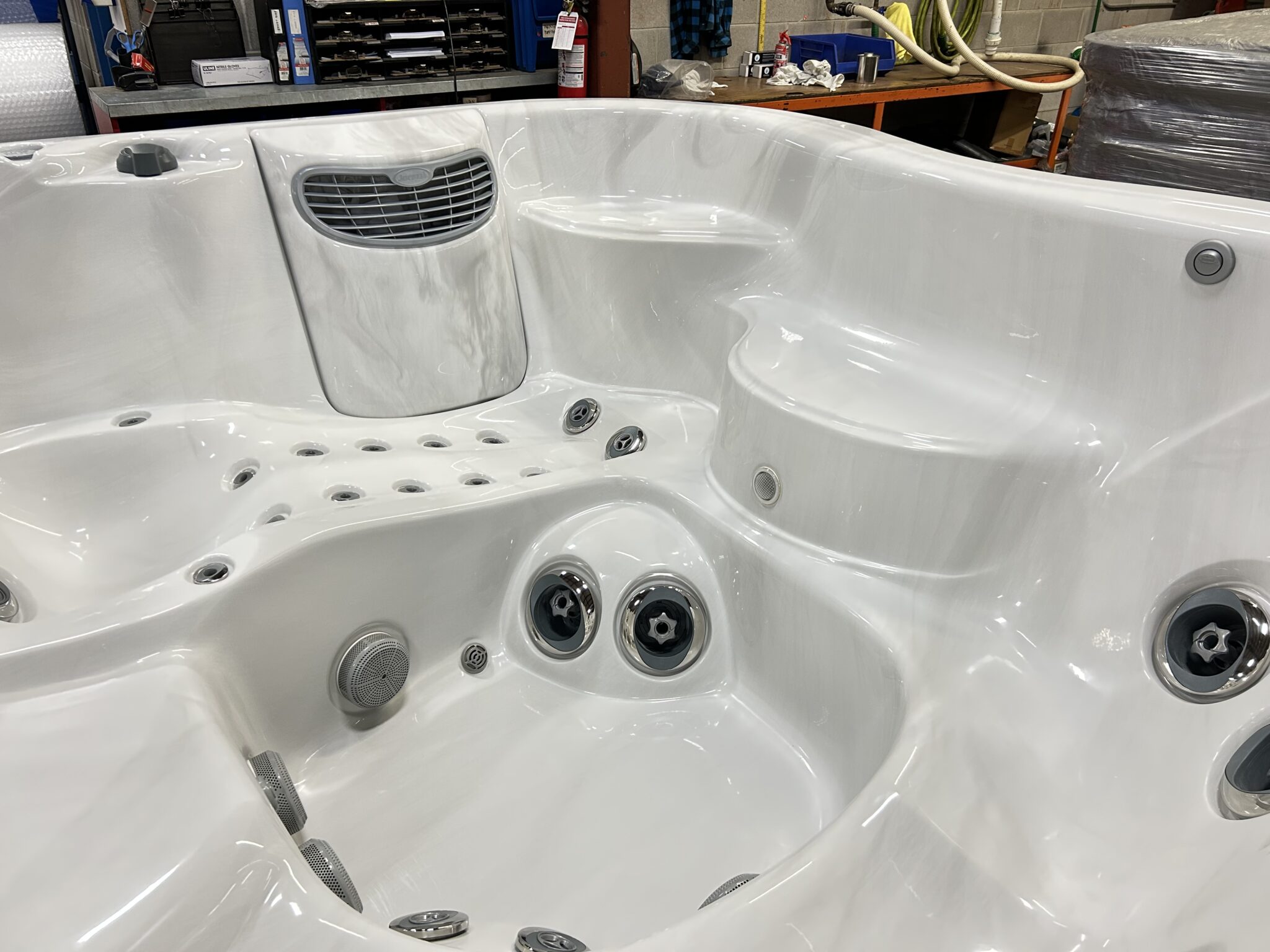 Jacuzzi® J-335™ - UJ100926434 - Image 7