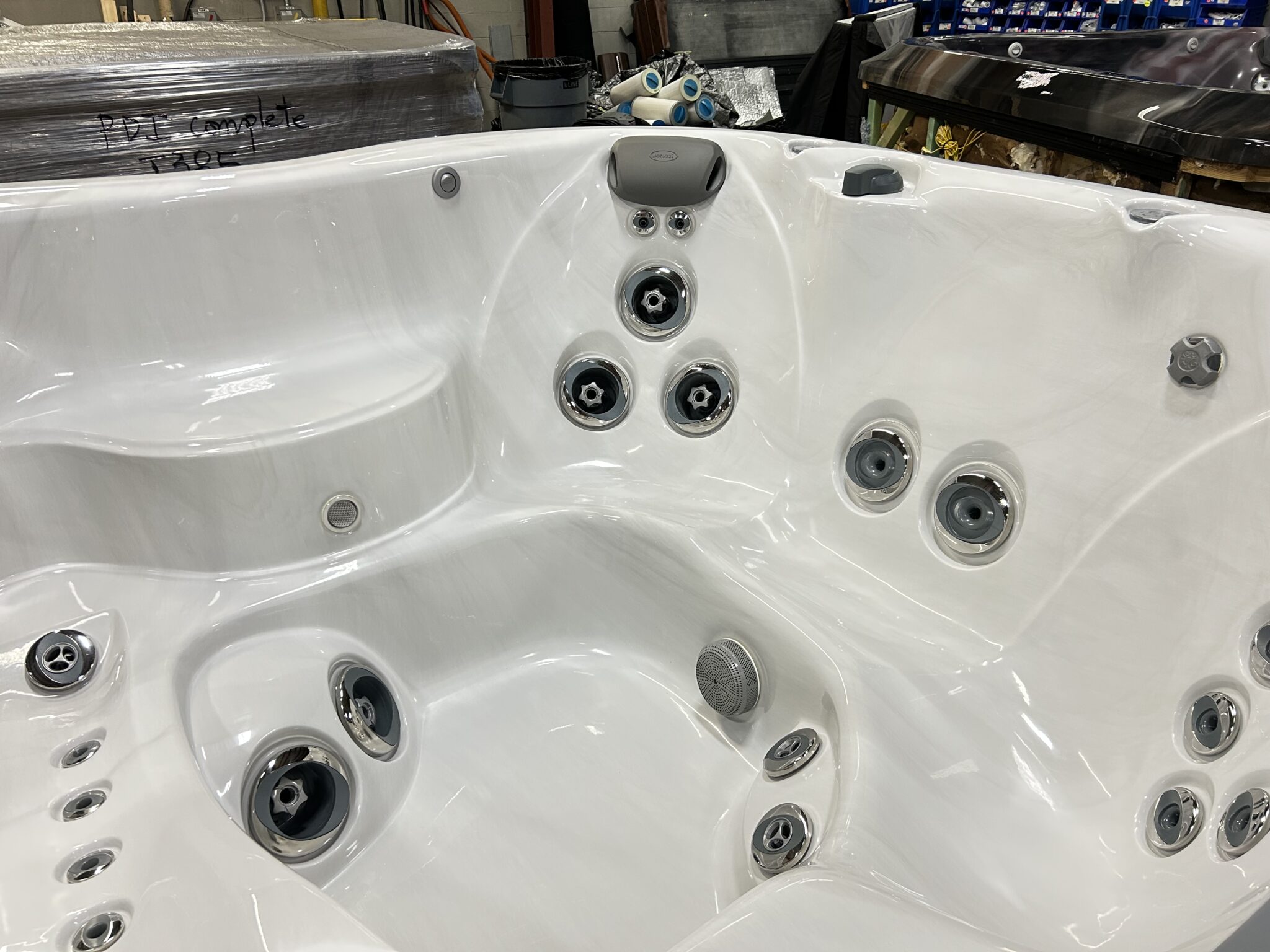 Jacuzzi® J-335™ - UJ100926434 - Image 8