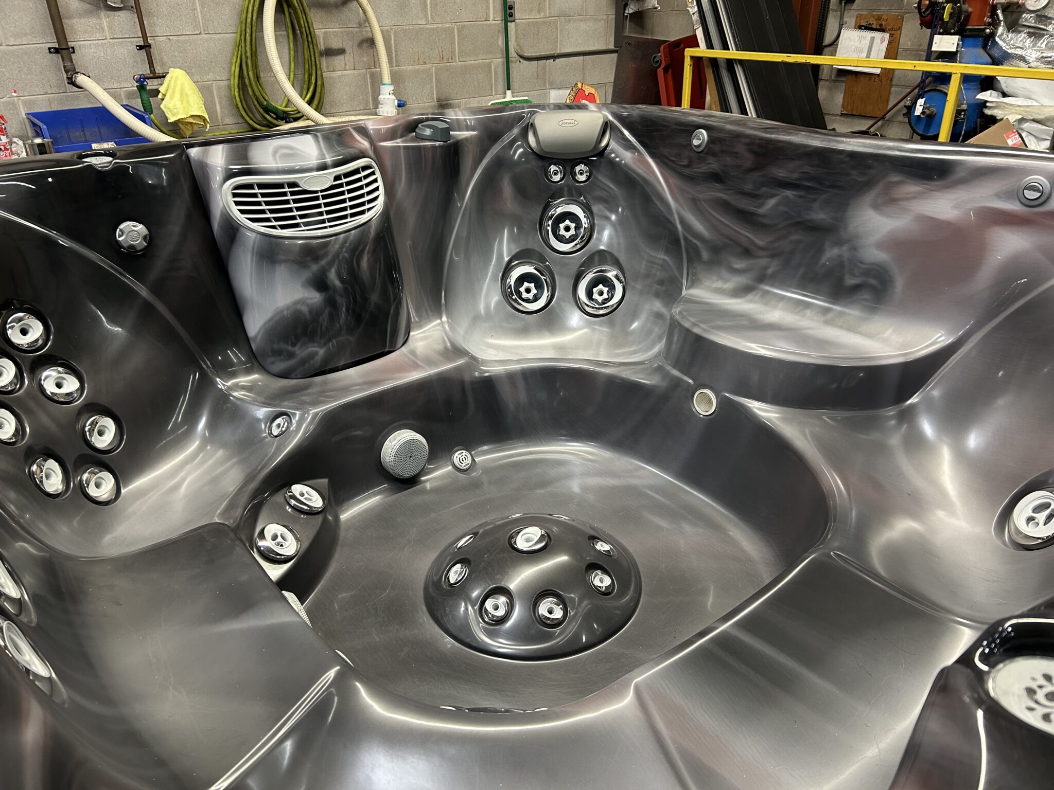 Jacuzzi® J-385™ -UW100810090 - Image 6