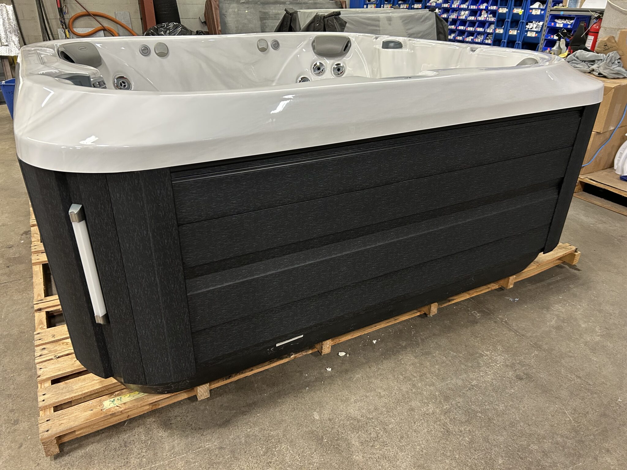 Jacuzzi® J-345™ - UJ100927015 - Image 2