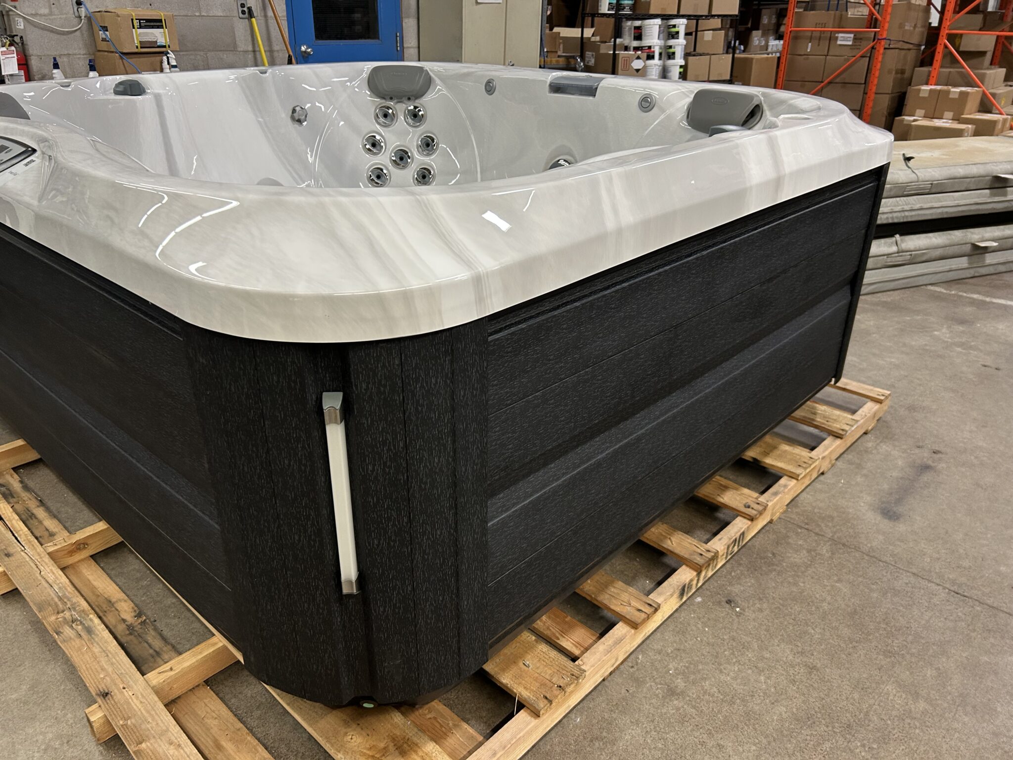 Jacuzzi® J-355™ - UJ100918488 - Image 2