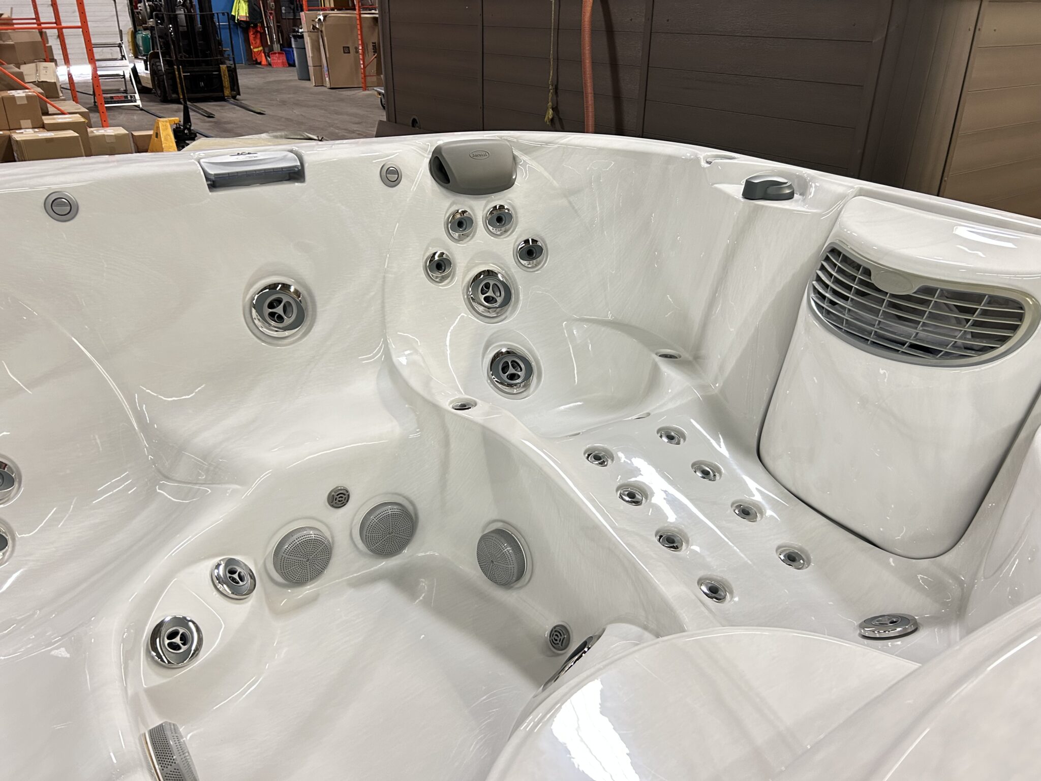 Jacuzzi® J-355™ - UJ100918488 - Image 7