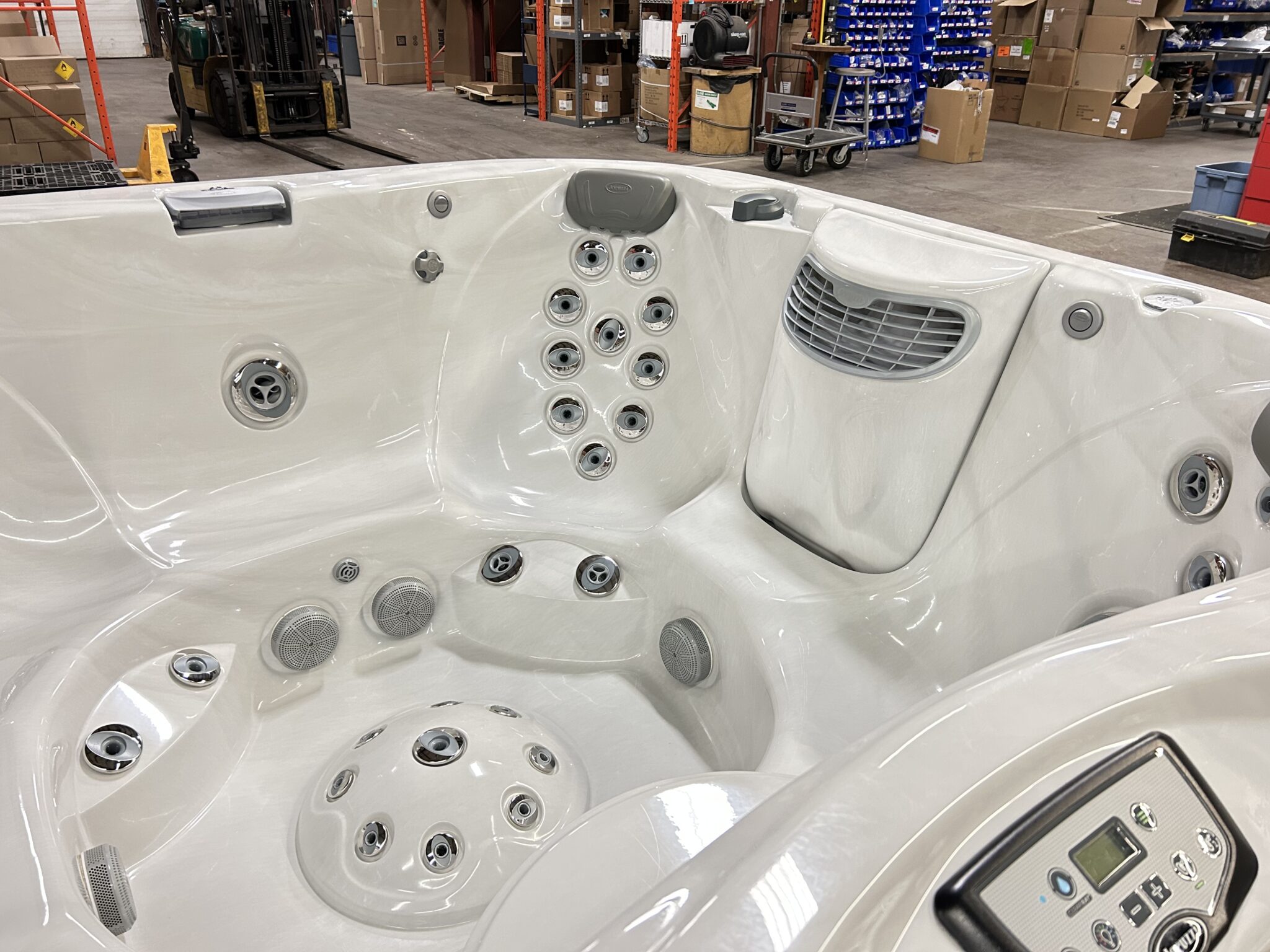 Jacuzzi® J-365™ - UJ100915910 - Image 6