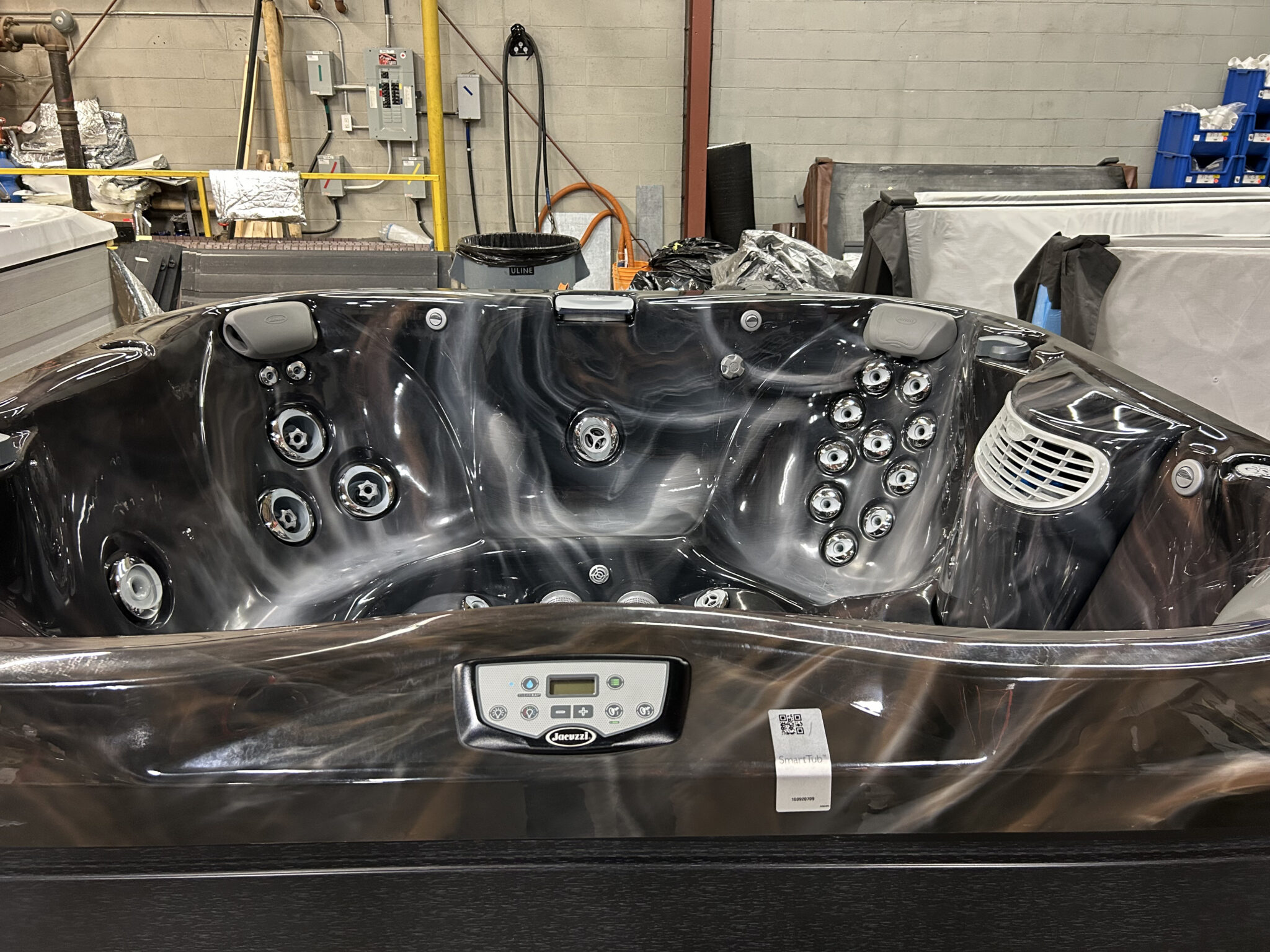 Jacuzzi® J-365™ - UJ100920709 - Image 2