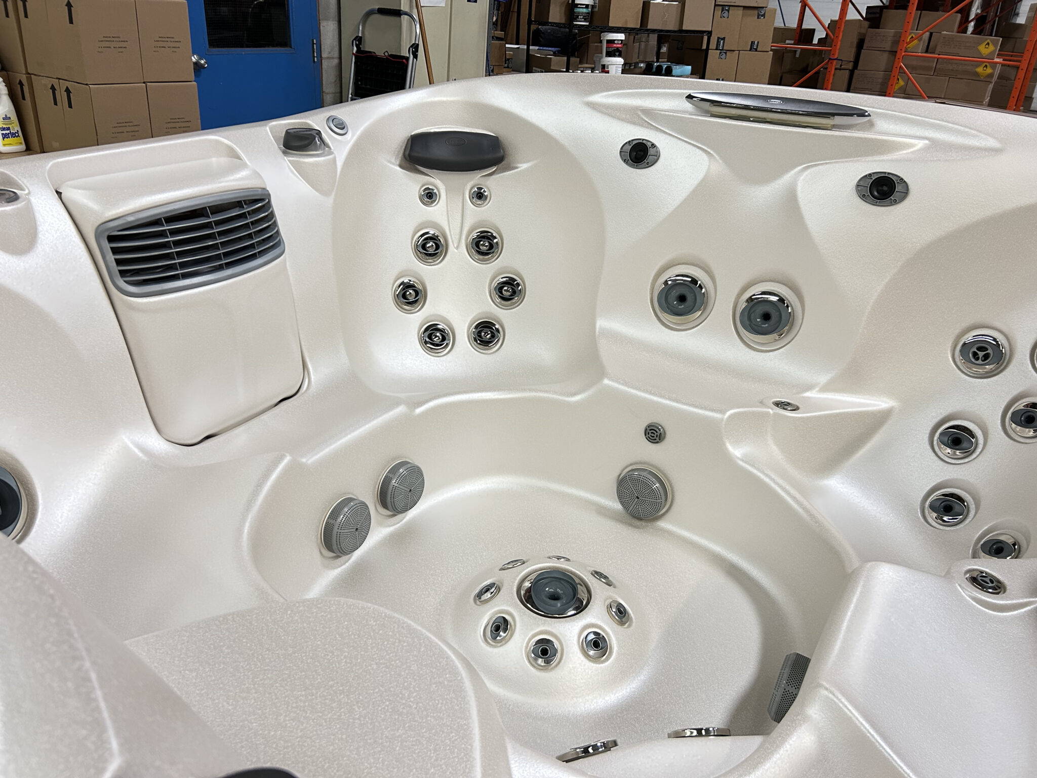 Jacuzzi® J-485™ - UJ100927044 - Image 4