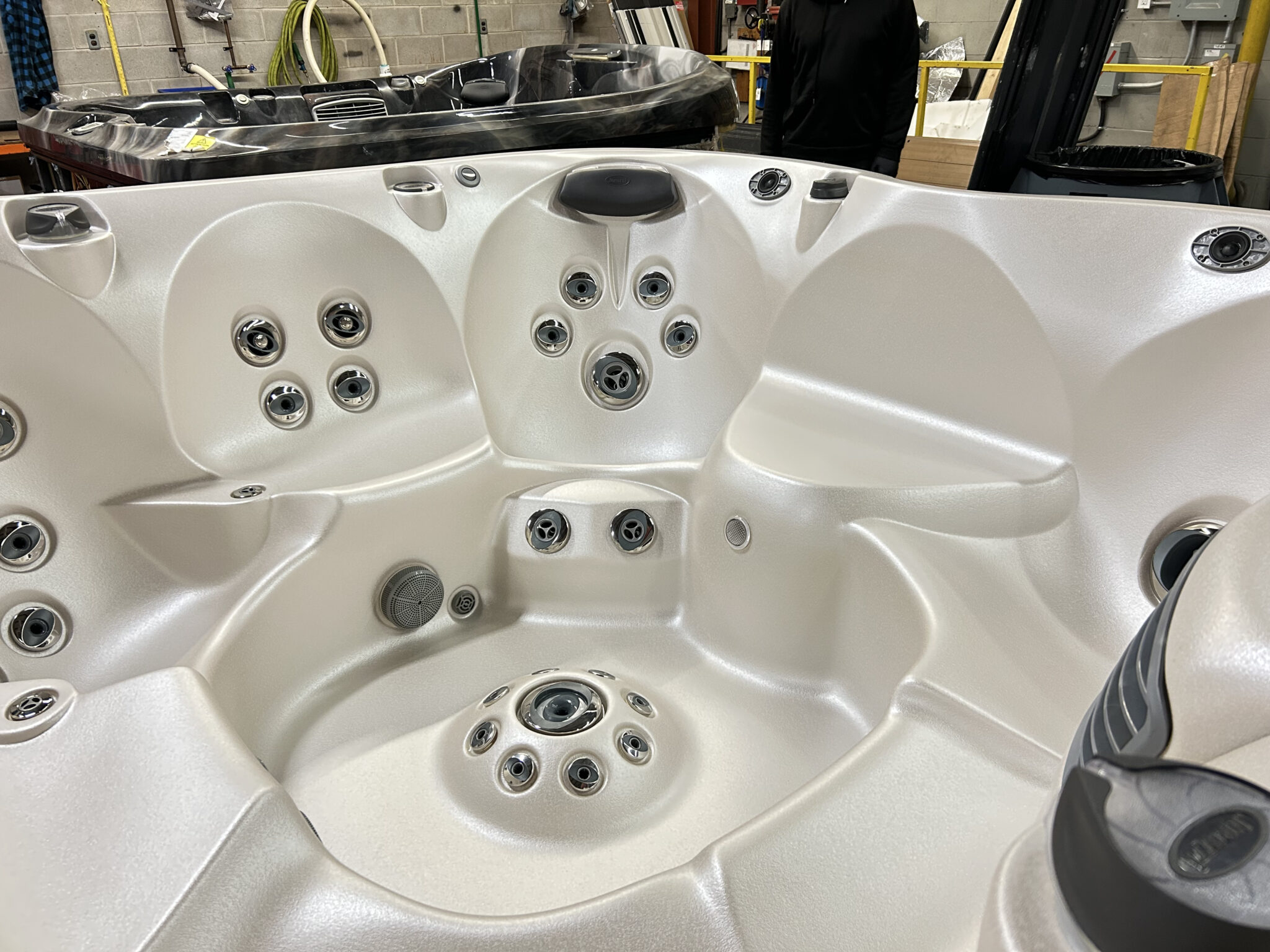 Jacuzzi® J-485™ - UJ100927044 - Image 8