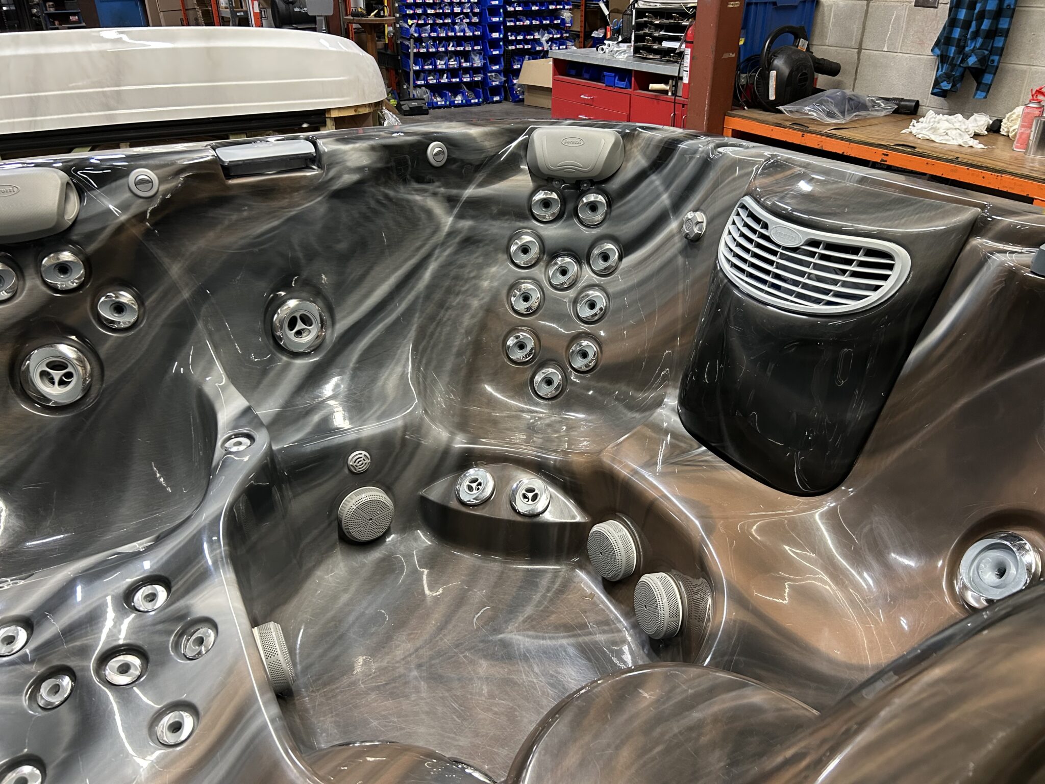 Jacuzzi® J-335™ - UJ100927013 - Image 5