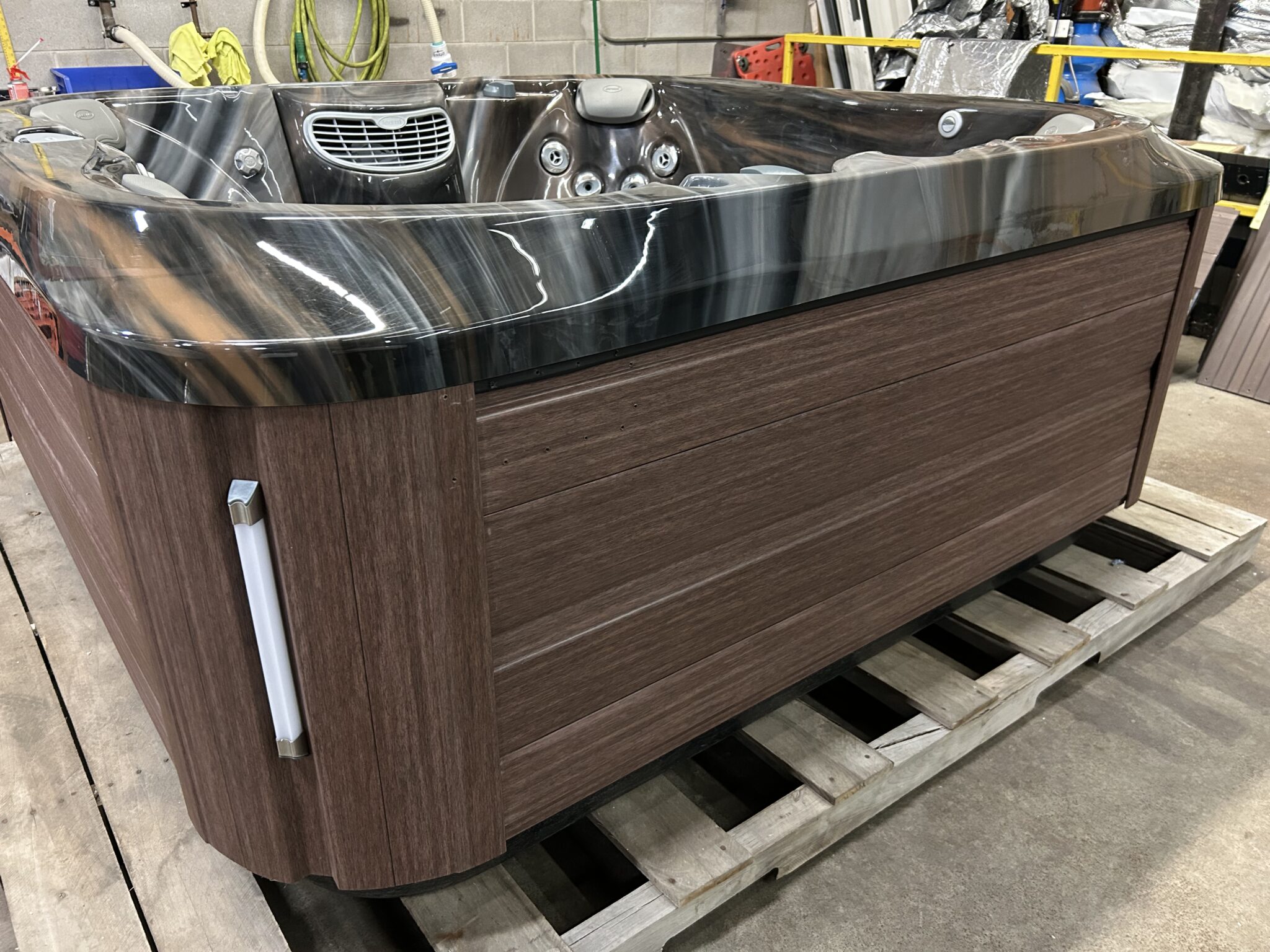 Jacuzzi® J-335™ - UJ100927013 - Image 3