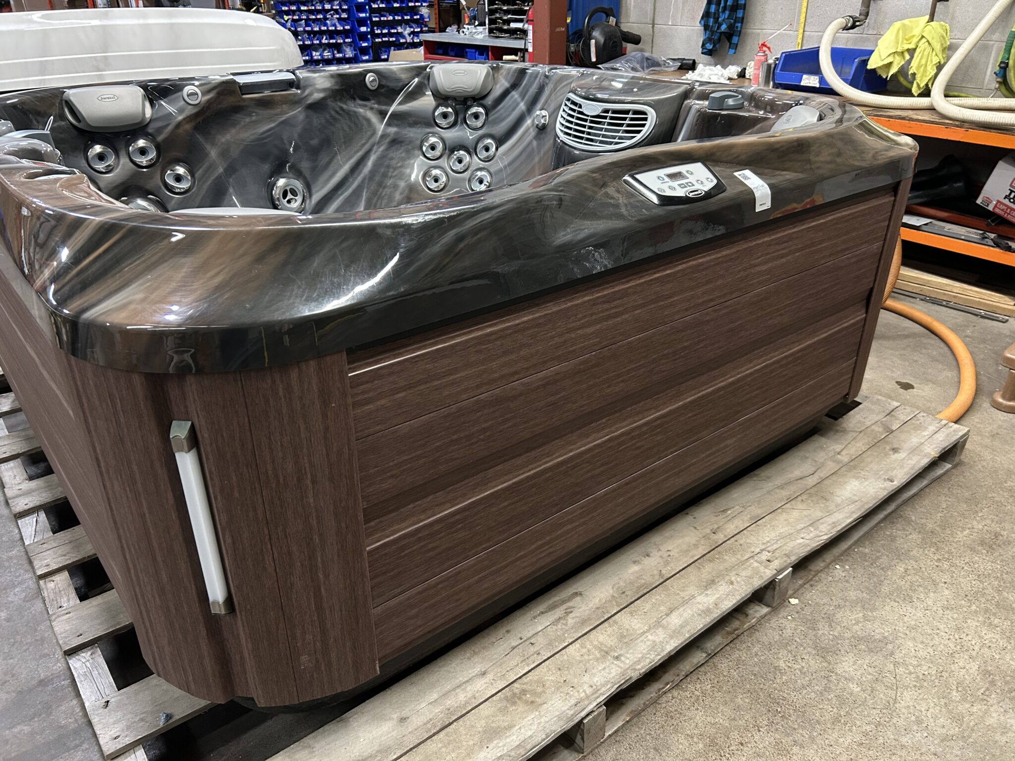 Jacuzzi® J-335™ - UJ100927013