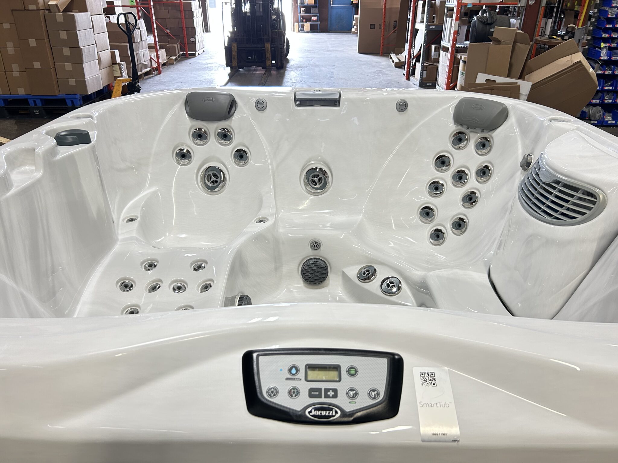 Jacuzzi® J-335™ - UJ100911907 - Image 8