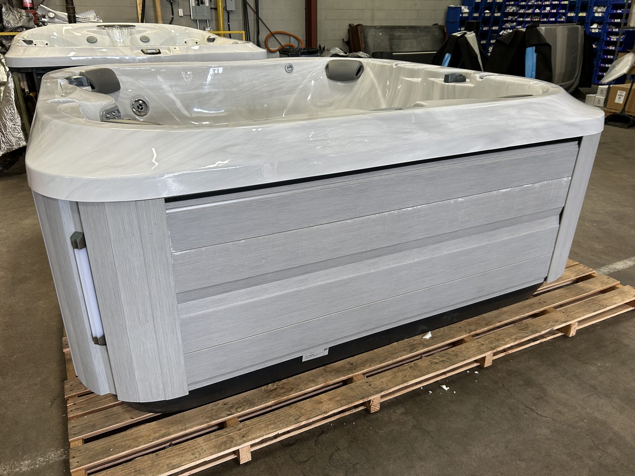 Jacuzzi® J-335™ - UJ100911907 - Image 3