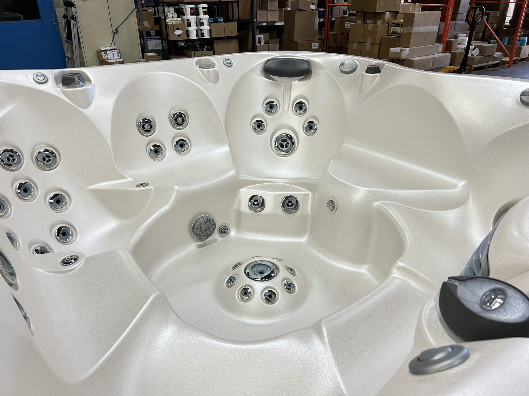 Jacuzzi® J-485™ - UJ100927043 - Image 4