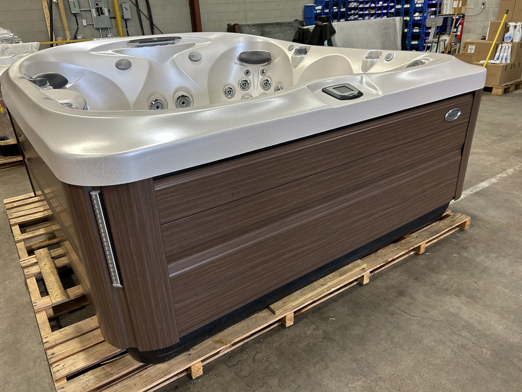 Jacuzzi® J-485™ - UJ100927043 - Image 2