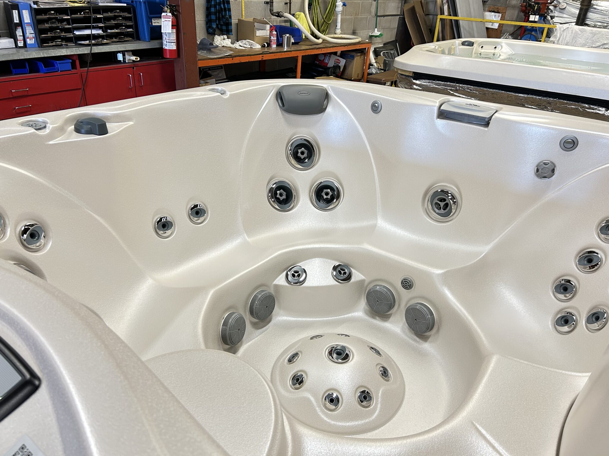 Jacuzzi® J-345™ - UJ100931645 - Image 7