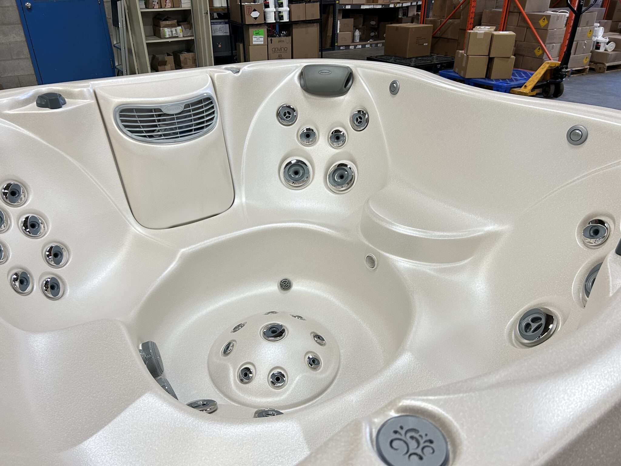 Jacuzzi® J-345™ - UJ100931645 - Image 5