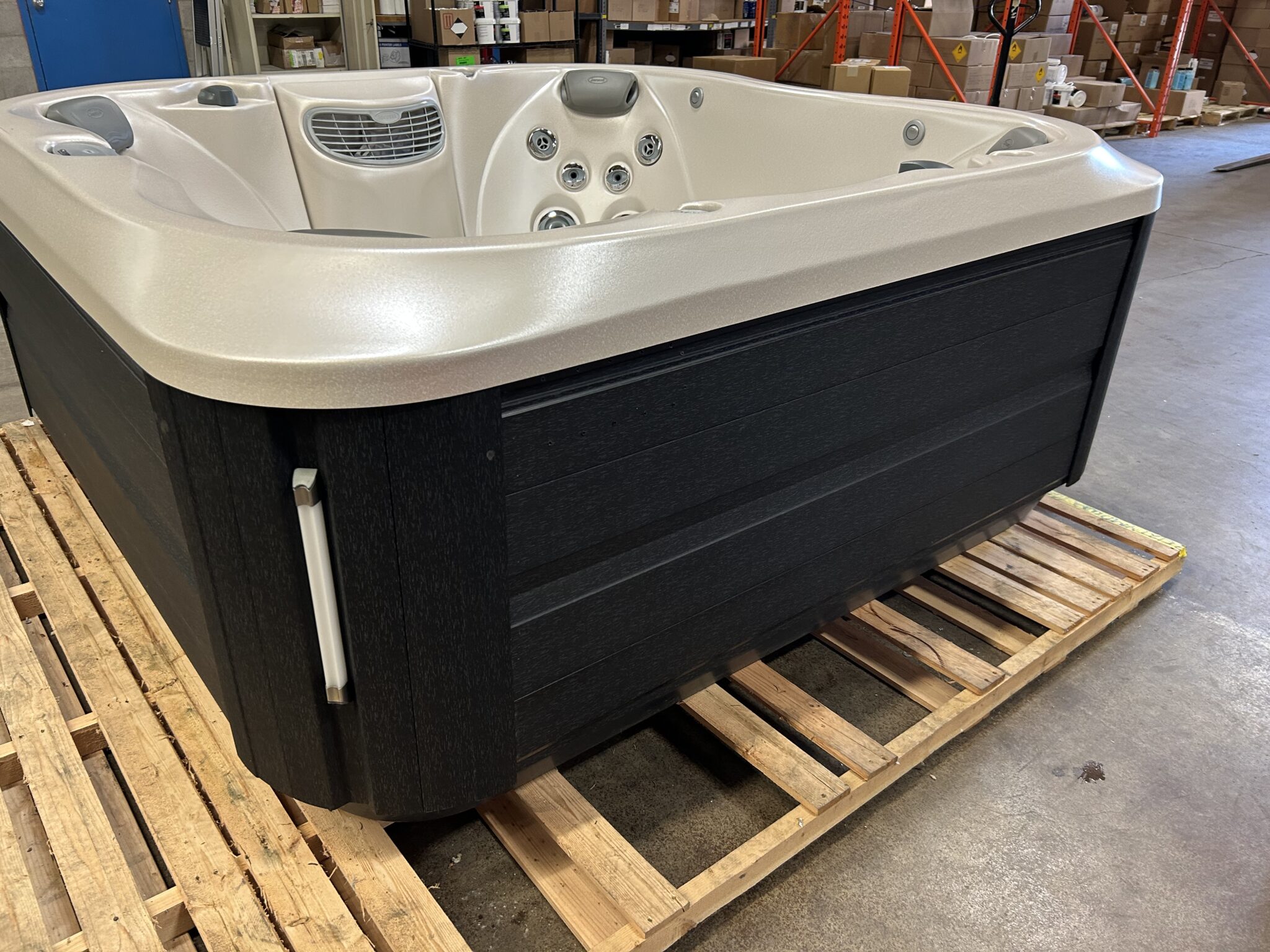 Jacuzzi® J-345™ - UJ100931645 - Image 3