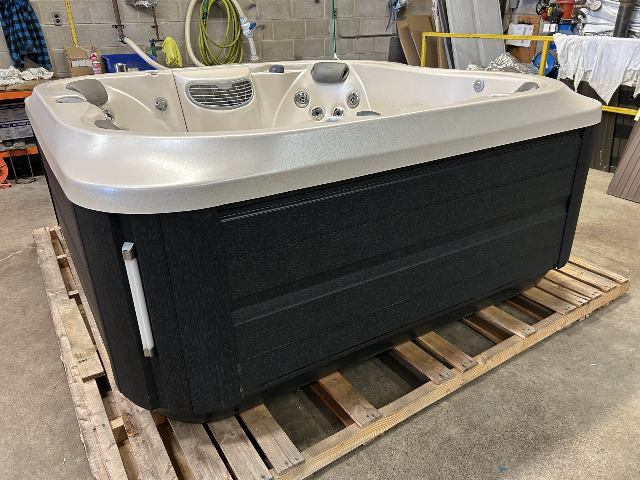 Jacuzzi® J-335™ - UJ100927012