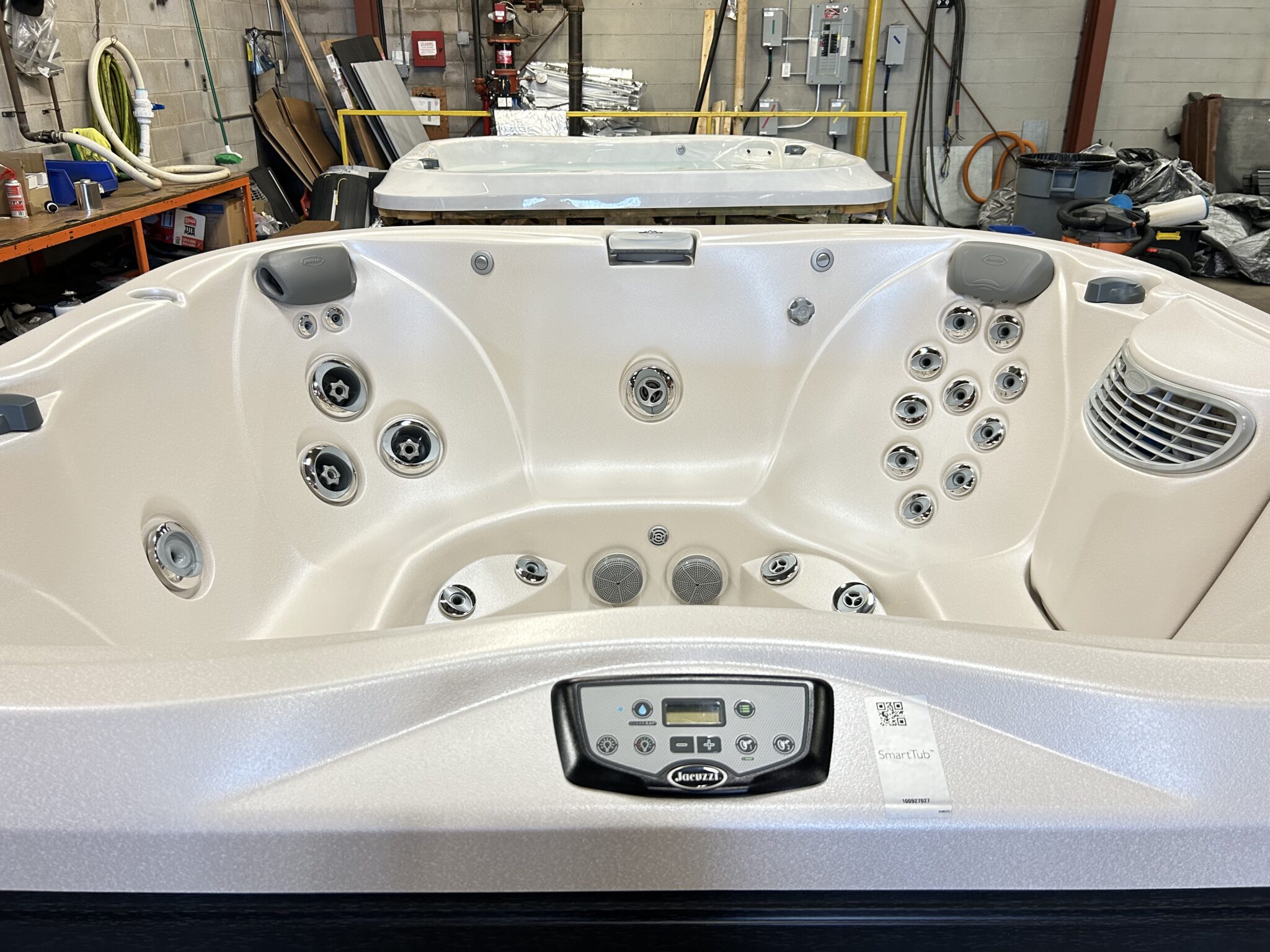 Jacuzzi® J-365™ - UJ100927027 - Image 9