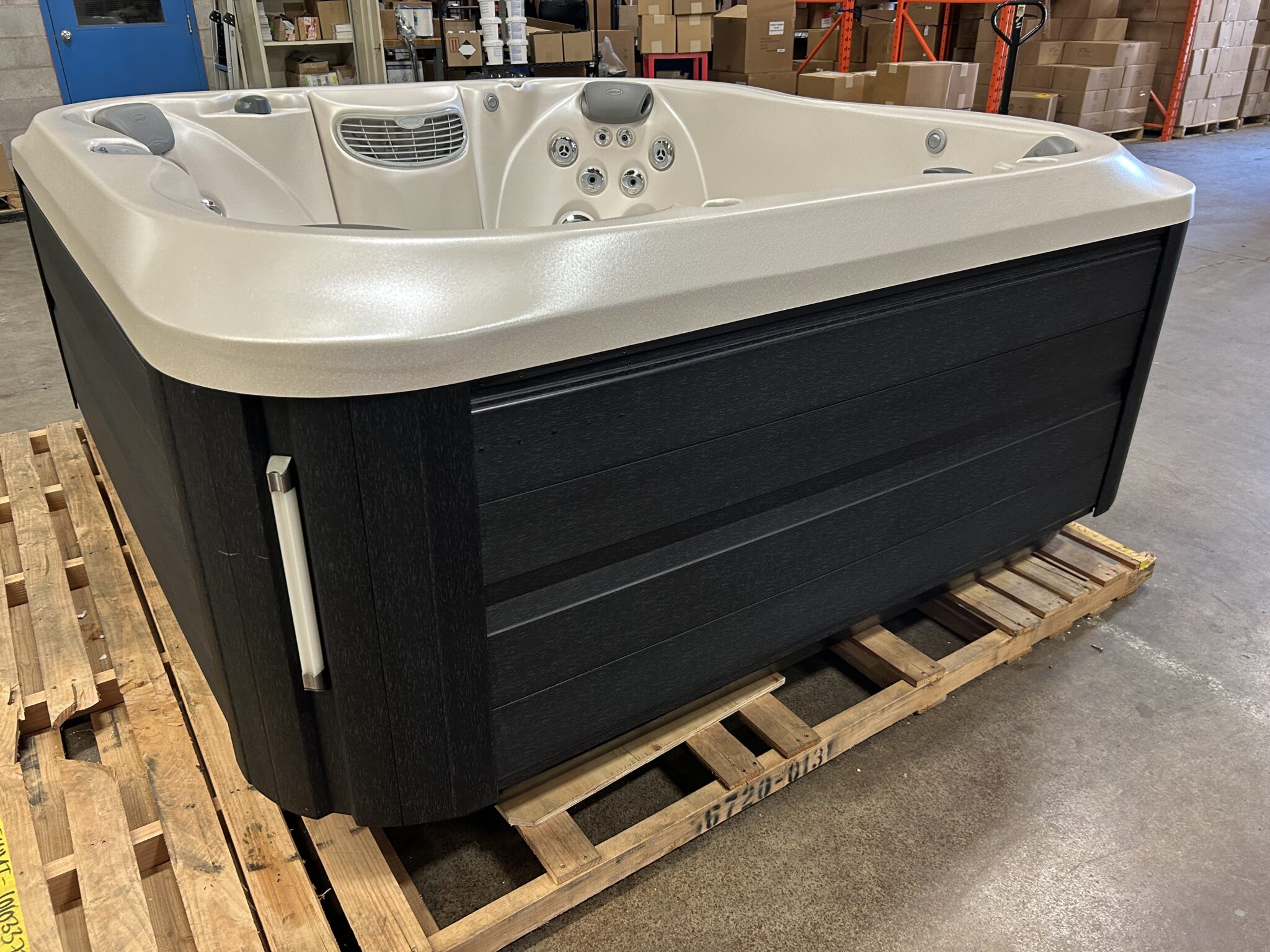 Jacuzzi® J-365™ - UJ100927027 - Image 4