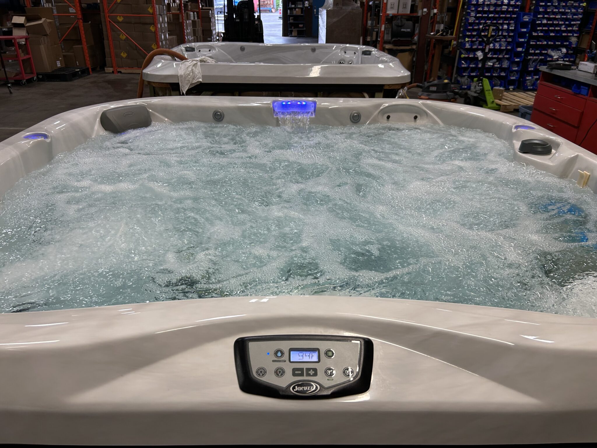Jacuzzi® J-355™ - UJ100891793 - Image 4