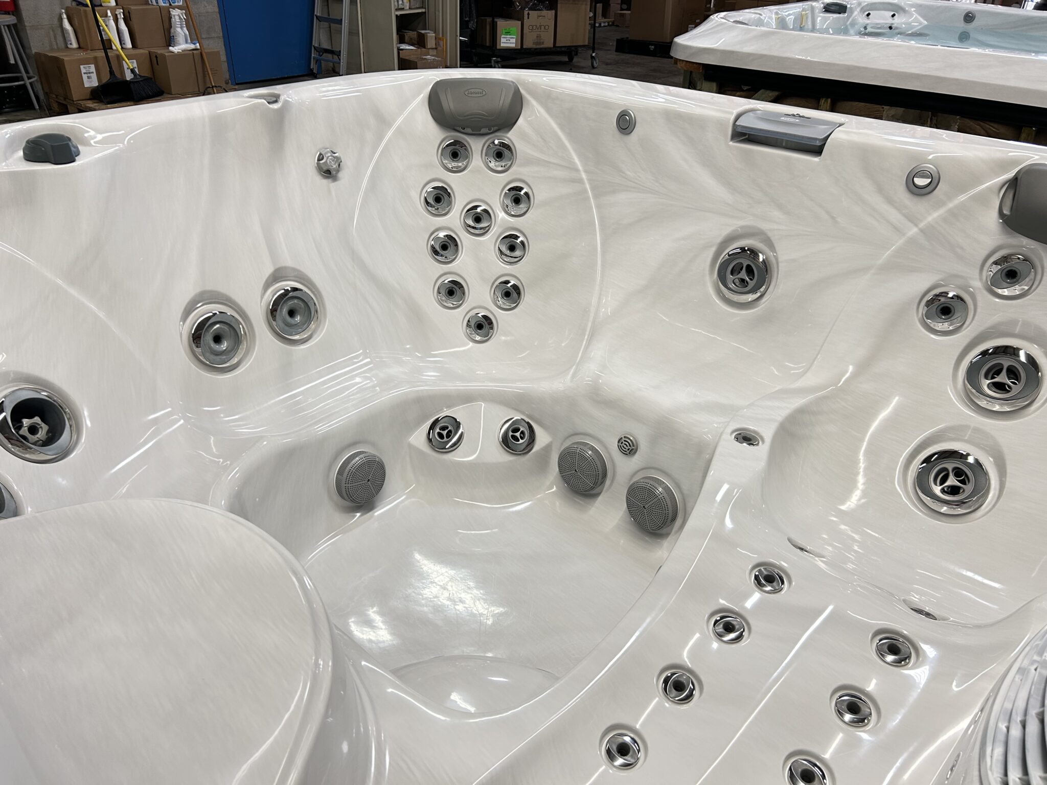 Jacuzzi® J-355™ - UJ100891793 - Image 5