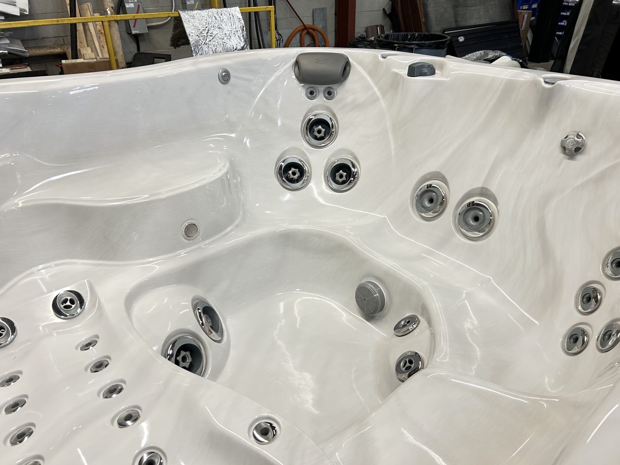 Jacuzzi® J-355™ - UJ100891793 - Image 6