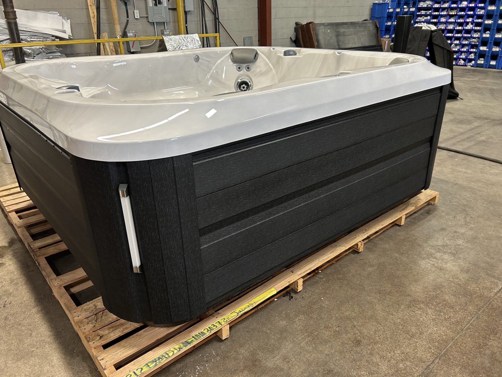 Jacuzzi® J-355™ - UJ100891793 - Image 2