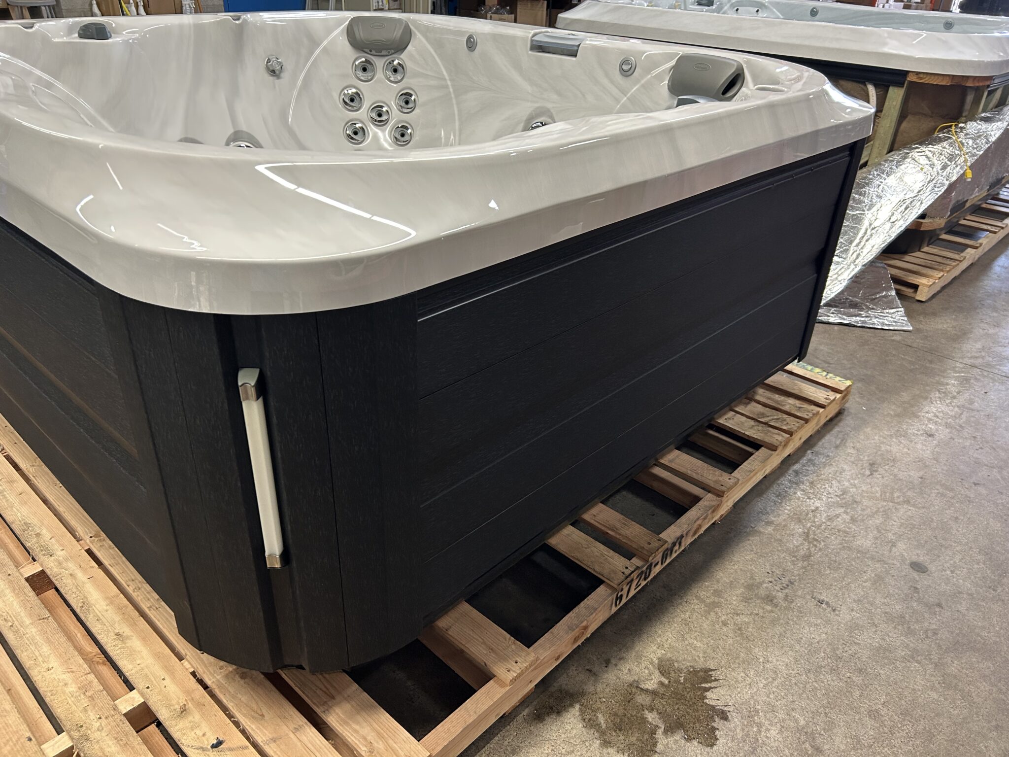 Jacuzzi® J-355™ - UJ100891793 - Image 3