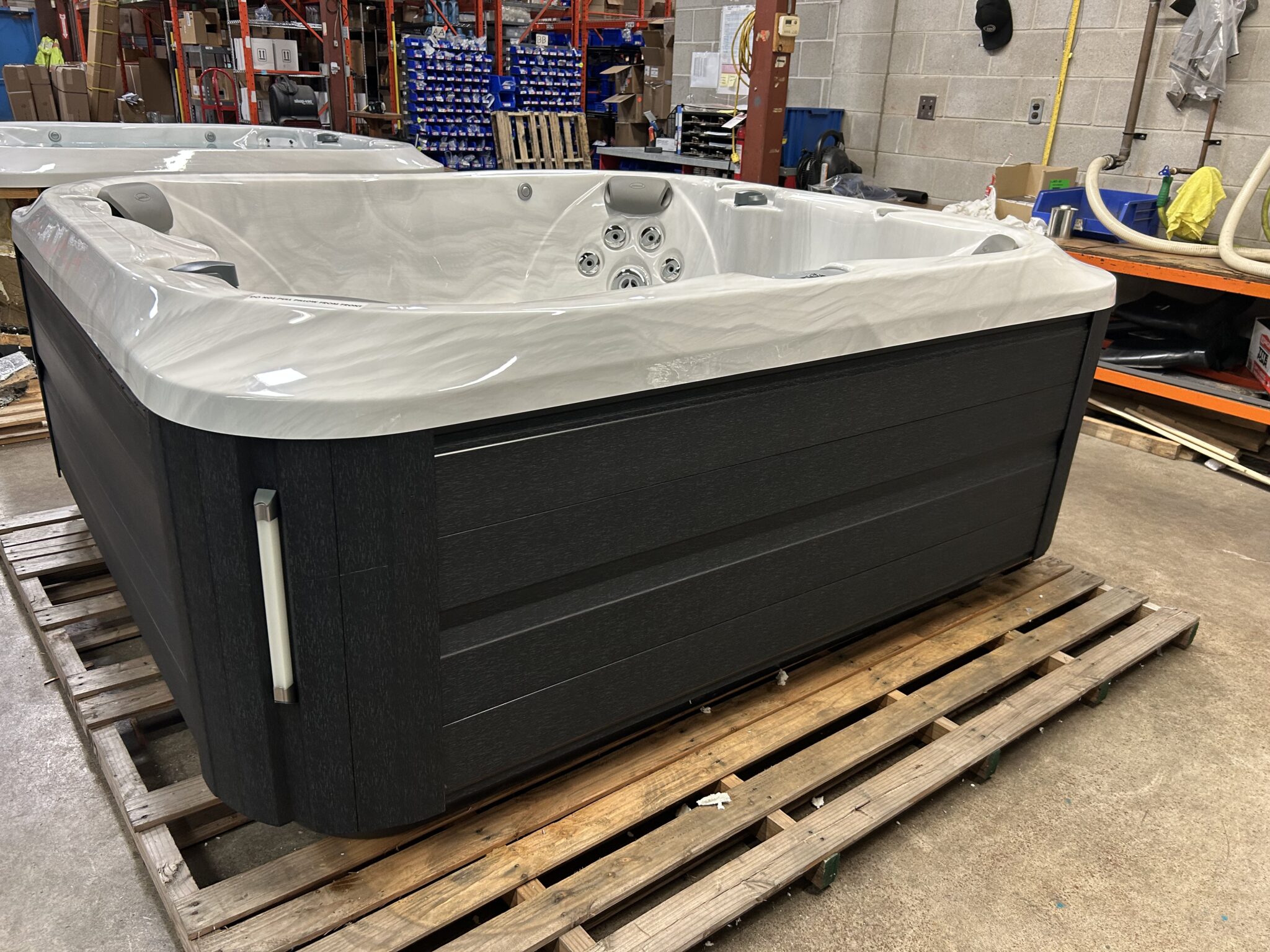 Jacuzzi® J-365™ - UJ100920702 - Image 3