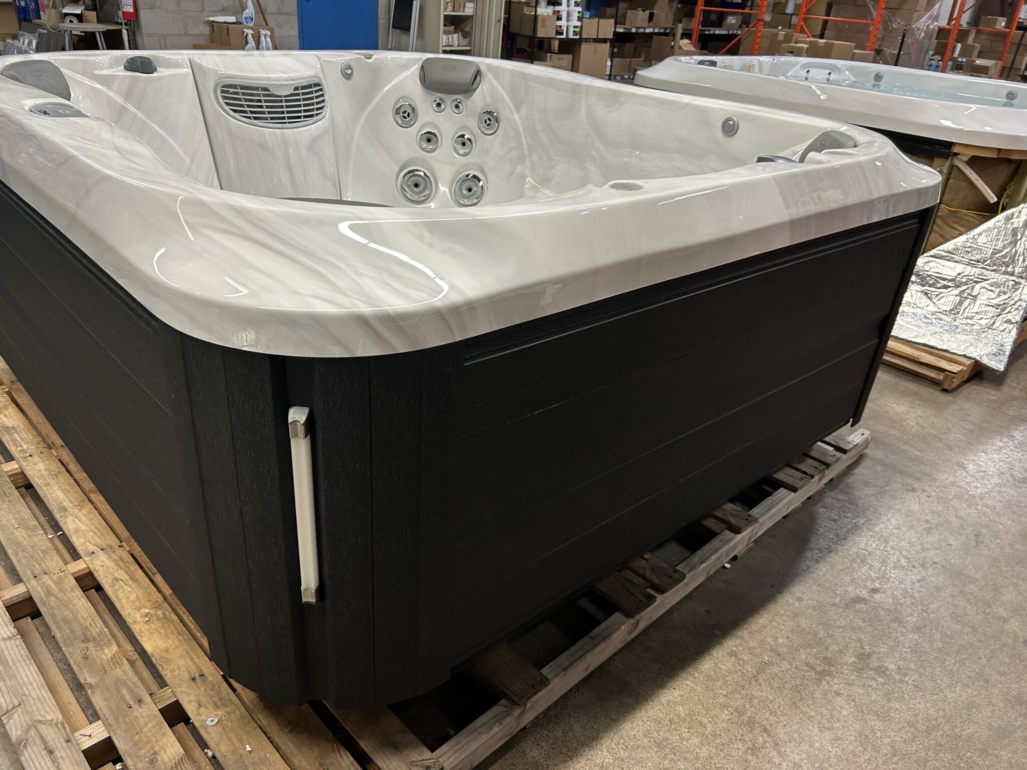 Jacuzzi® J-365™ - UJ100920702 - Image 2
