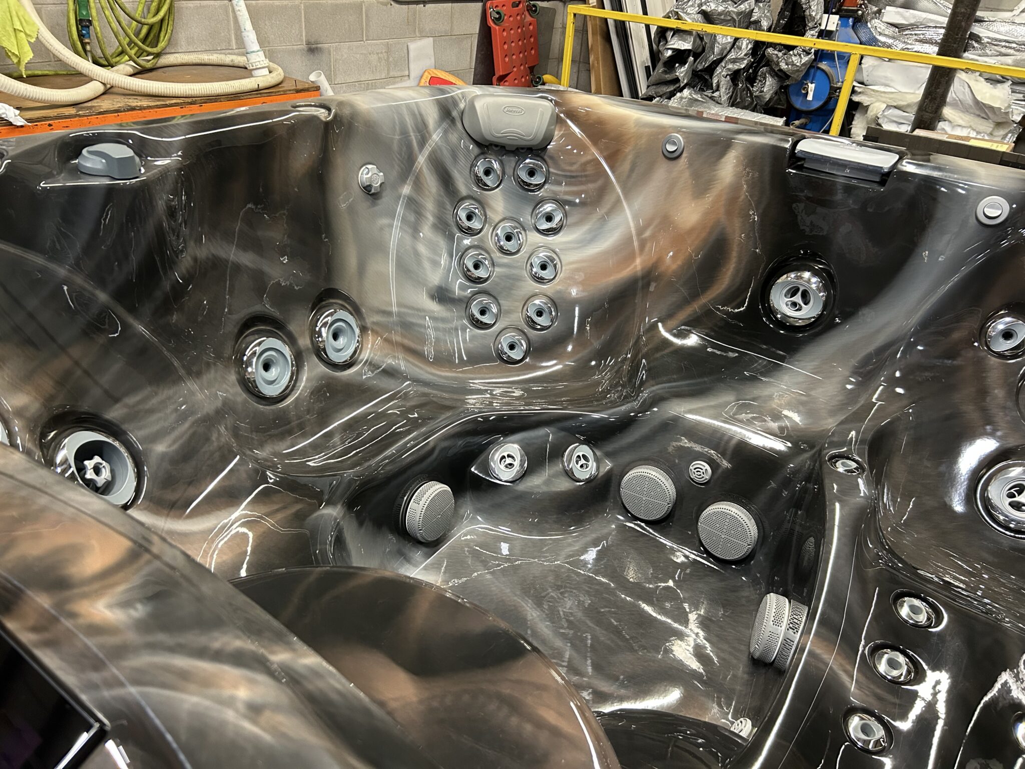 Jacuzzi®J-355 - UW101018523 - Image 2